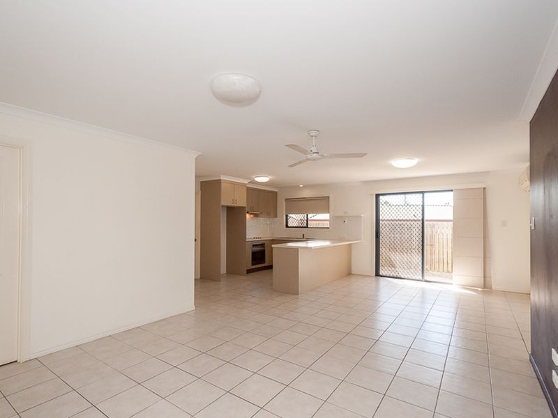 Unit 2/28 J Hickey Avenue, Clinton QLD 4680
