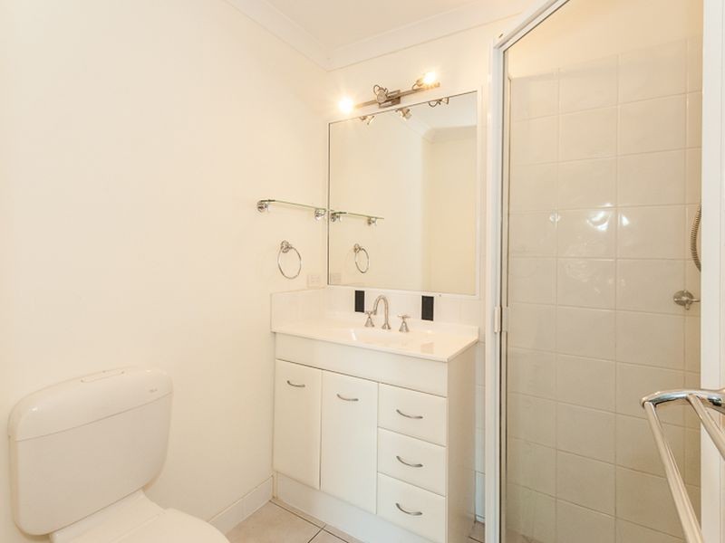 Unit 2/28 J Hickey Avenue, Clinton QLD 4680
