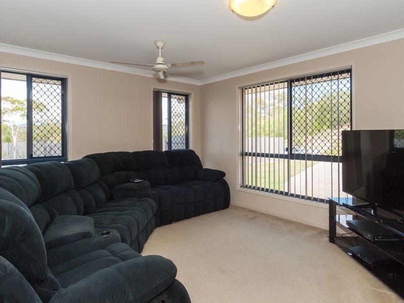 17 Julius Crescent, Clinton QLD 4680