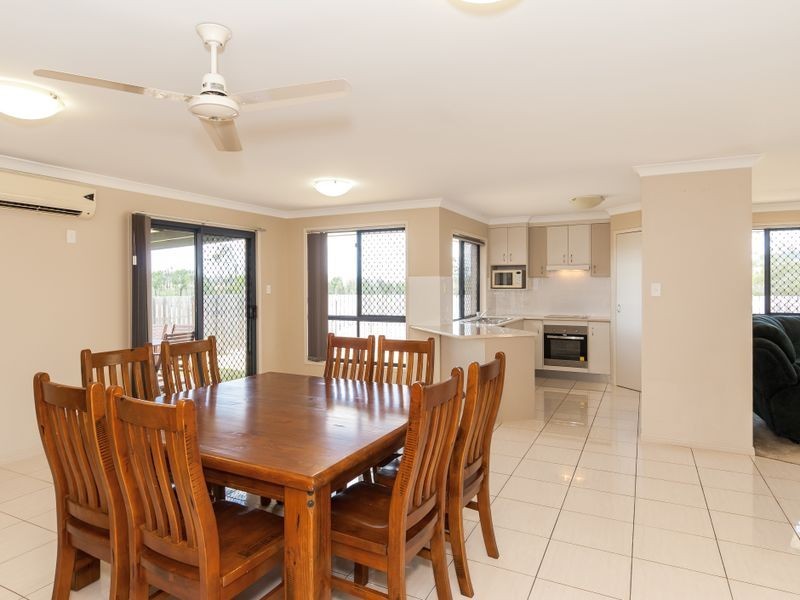 17 Julius Crescent, Clinton QLD 4680