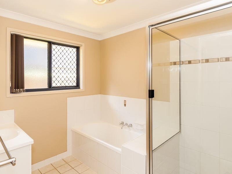 17 Julius Crescent, Clinton QLD 4680