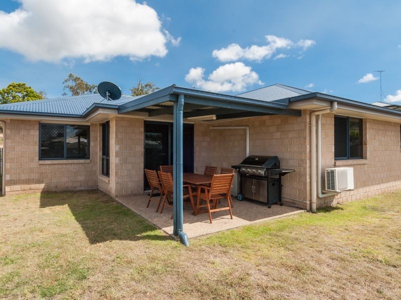 17 Julius Crescent, Clinton QLD 4680