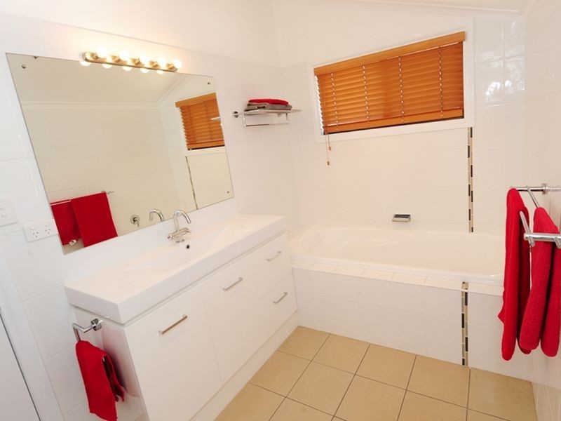 24 AUCKLAND STREET, Gladstone QLD 4680