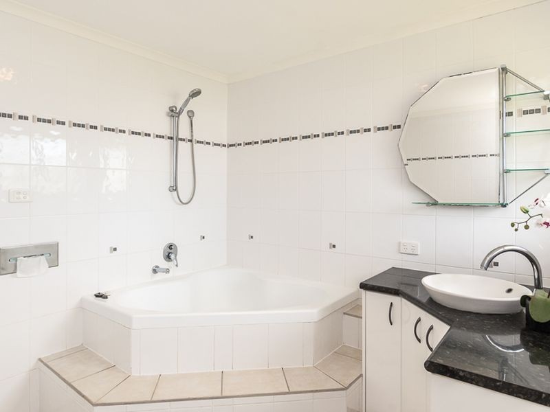 20 Finchley Street, Telina QLD 4680