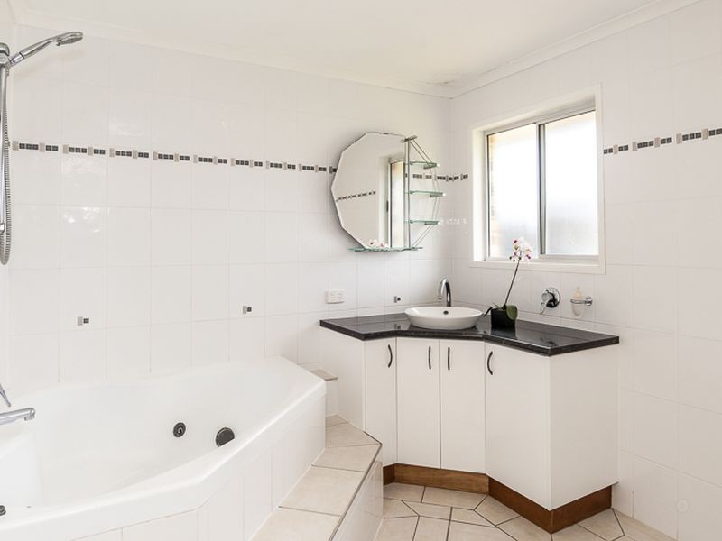 20 Finchley Street, Telina QLD 4680