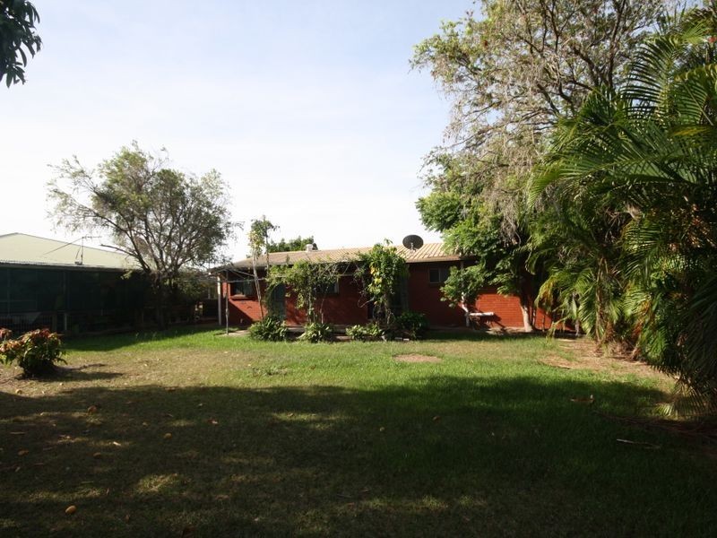 319 J Hickey Avenue, Clinton QLD 4680