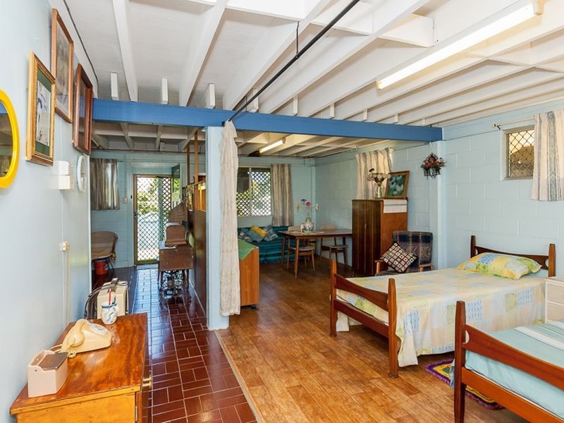 15 Steed Street, West Gladstone QLD 4680