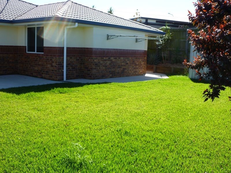 10 Craigmoor Court, New Auckland QLD 4680