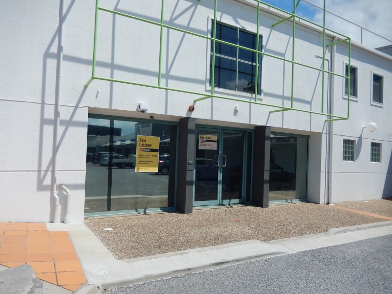 Shop 4/172 Goondoon Street, Gladstone QLD 4680