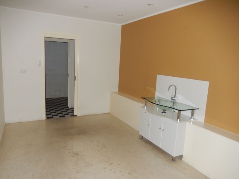 Shop 11/172 Goondoon Street, Gladstone QLD 4680