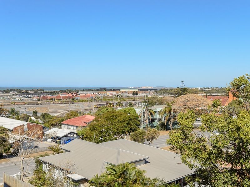 511/52 Oaka Lane, Gladstone QLD 4680