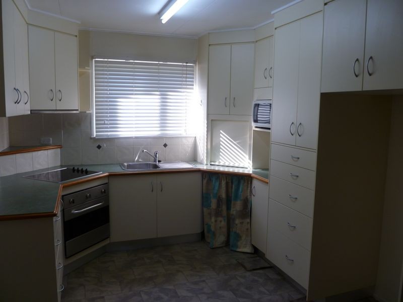 21 HOLLAND STREET, Gladstone QLD 4680