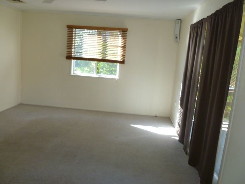 21 HOLLAND STREET, Gladstone QLD 4680