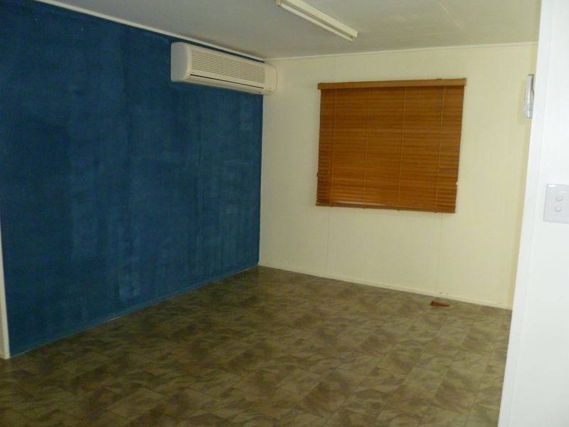 21 HOLLAND STREET, Gladstone QLD 4680