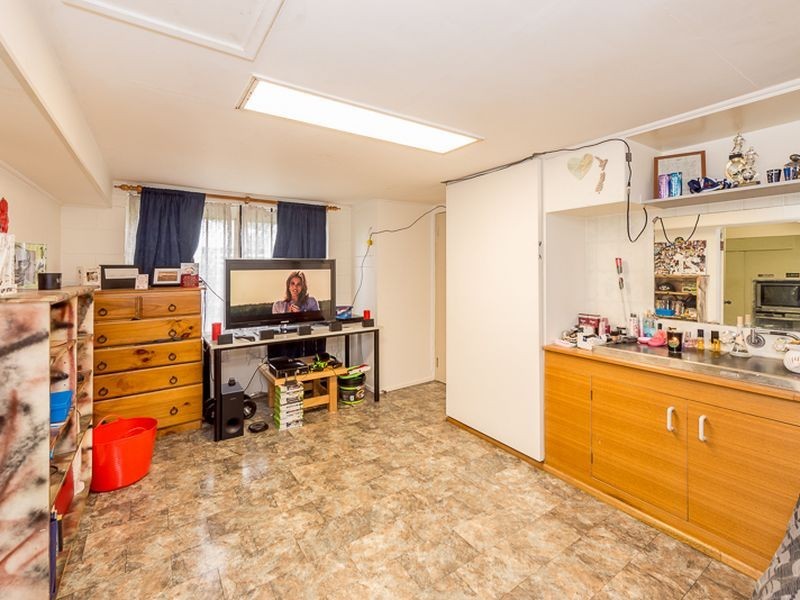 17 Schafer Street, Clinton QLD 4680