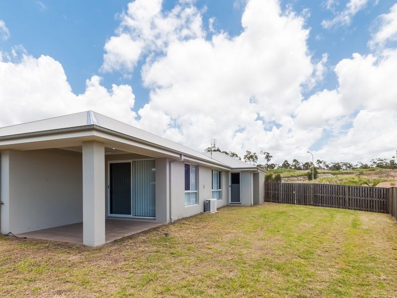 37 Parkway Crescent, Kirkwood QLD 4680