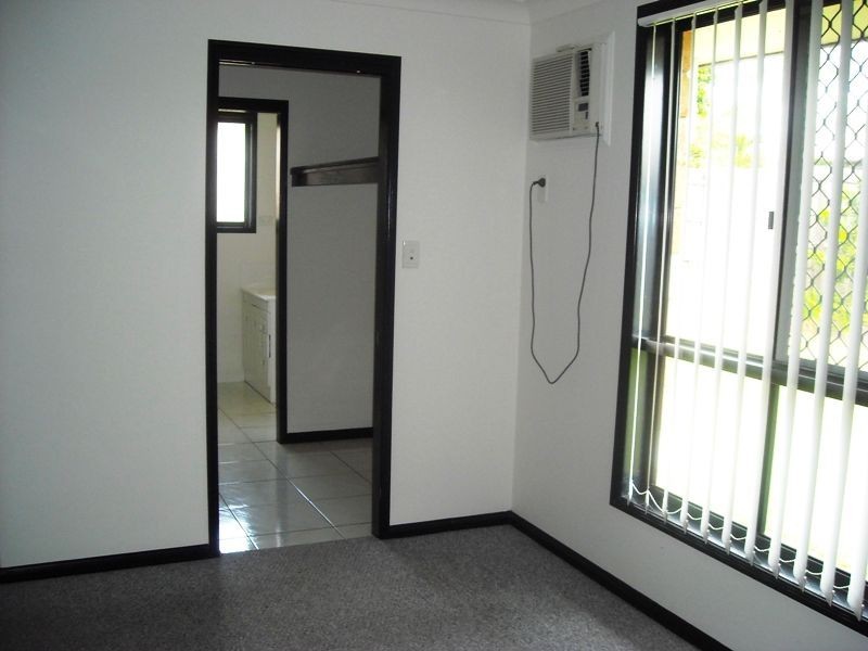 4 Bristol Place, Clinton QLD 4680