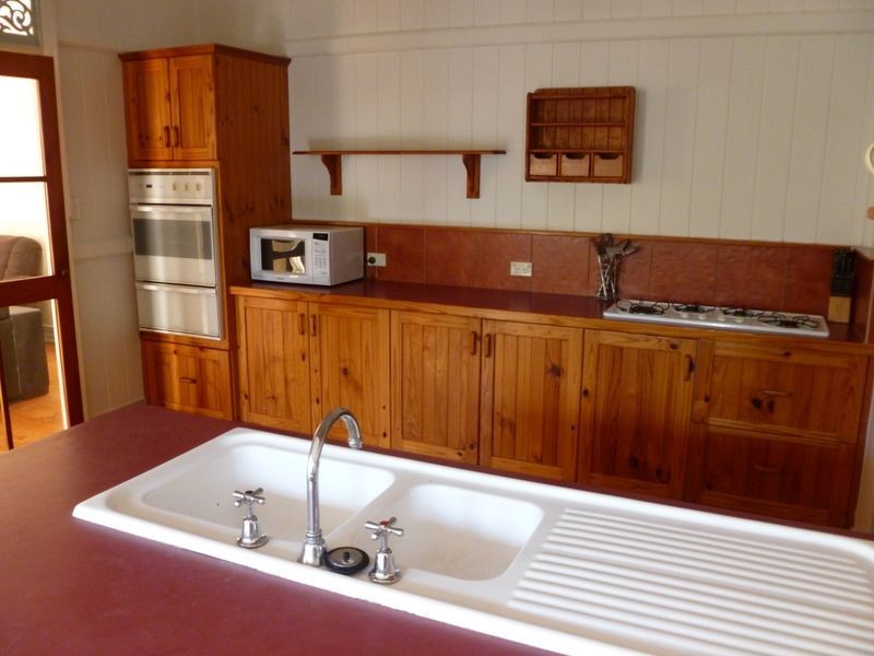 10 HERBERT STREET, Gladstone QLD 4680