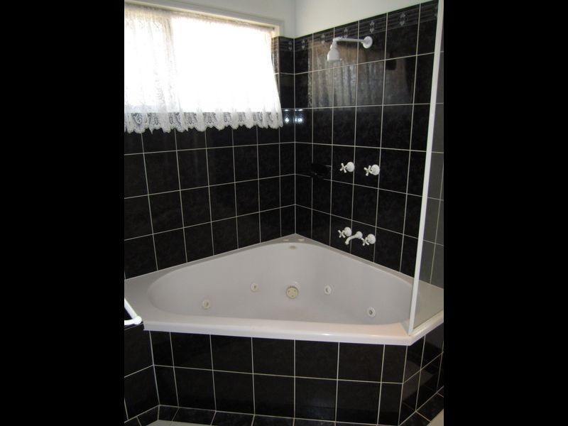 2/47 Park Street, West Gladstone QLD 4680