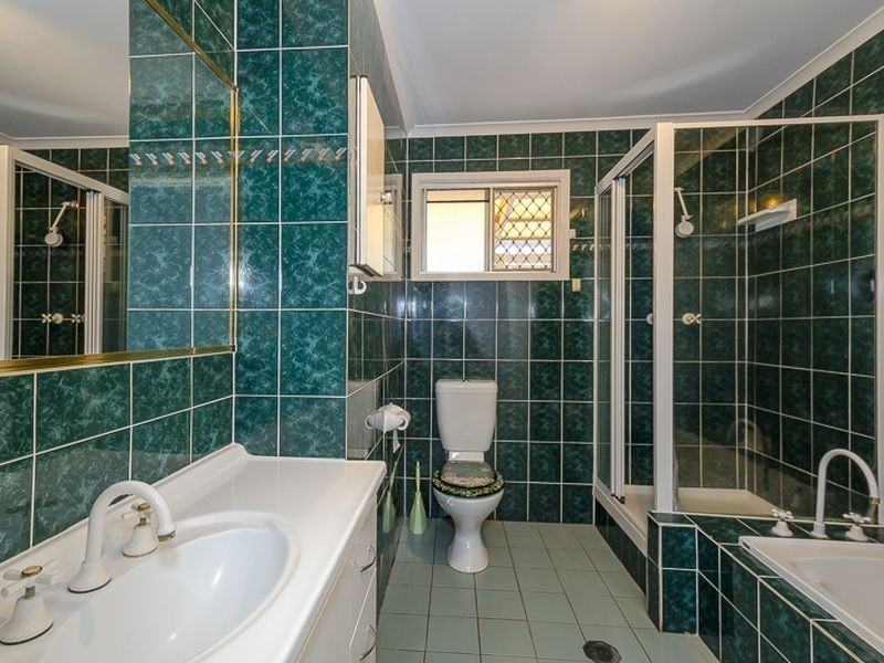 15 Allunga Drive, Glen Eden QLD 4680