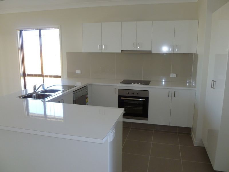 15 Orchard Drive, Kirkwood QLD 4680