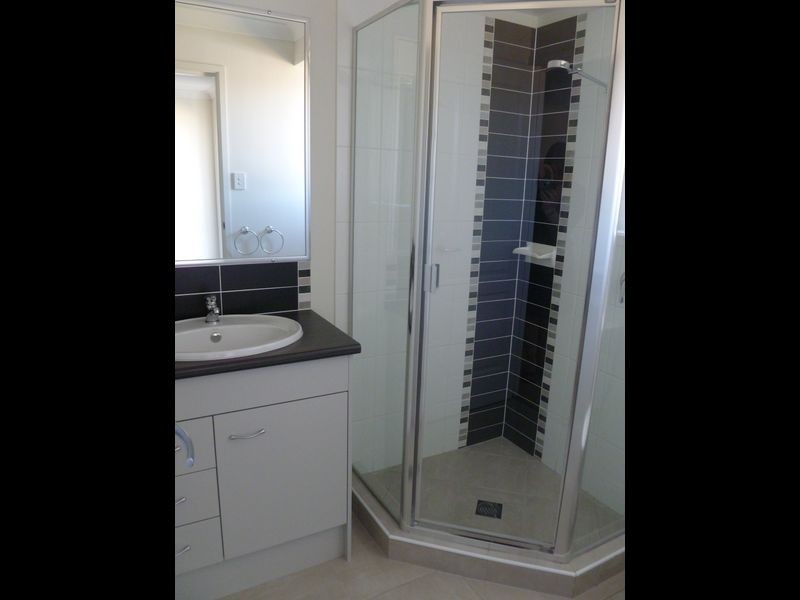 27 Dartmouth Close, Clinton QLD 4680