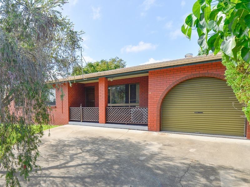 319 J Hickey Avenue, Clinton QLD 4680