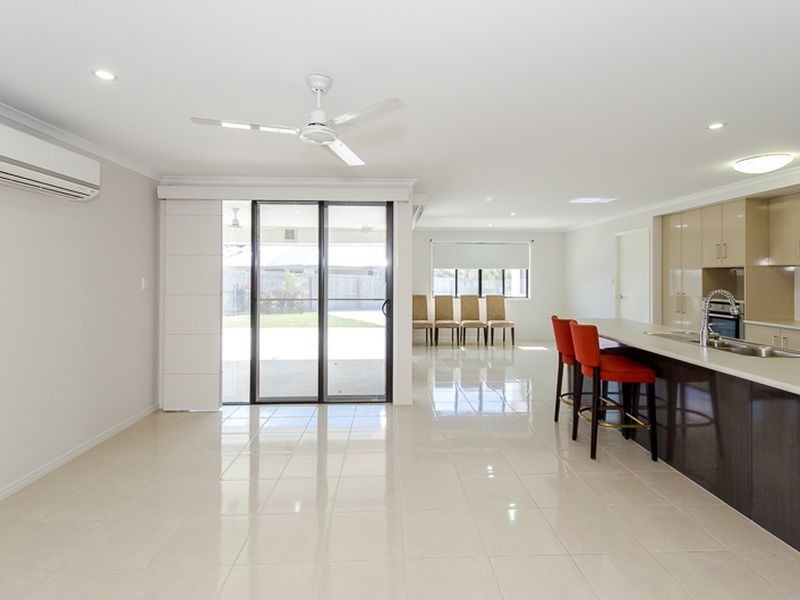 24 Daintree Boulevard, New Auckland QLD 4680