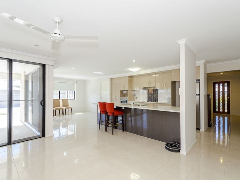 24 Daintree Boulevard, New Auckland QLD 4680