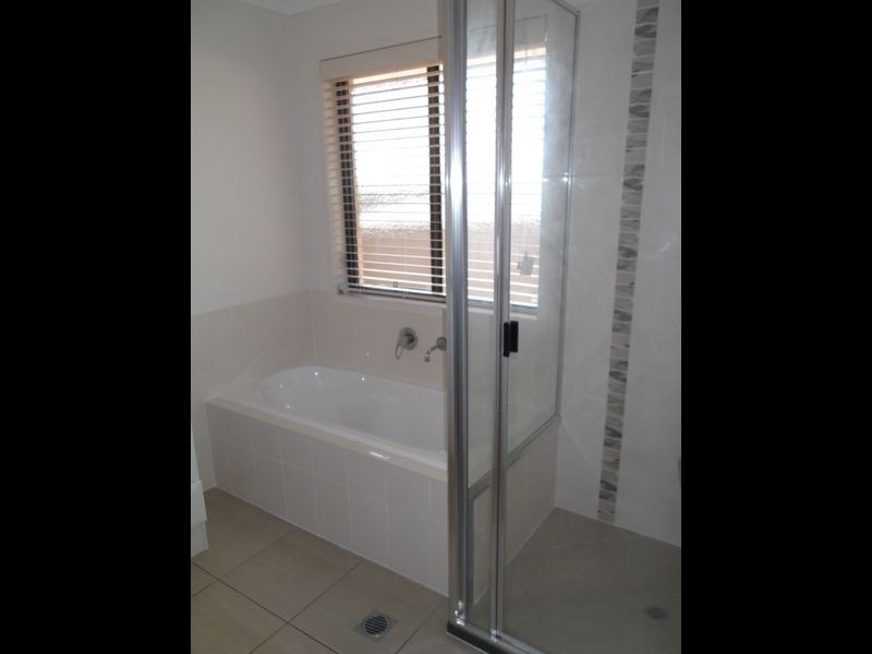 15 Wuruma Court, Clinton QLD 4680