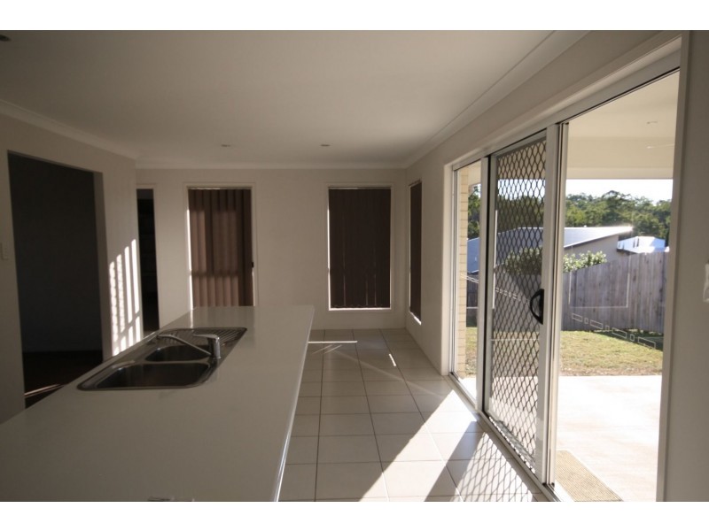 34 Bottlebrush Drive, Kirkwood QLD 4680