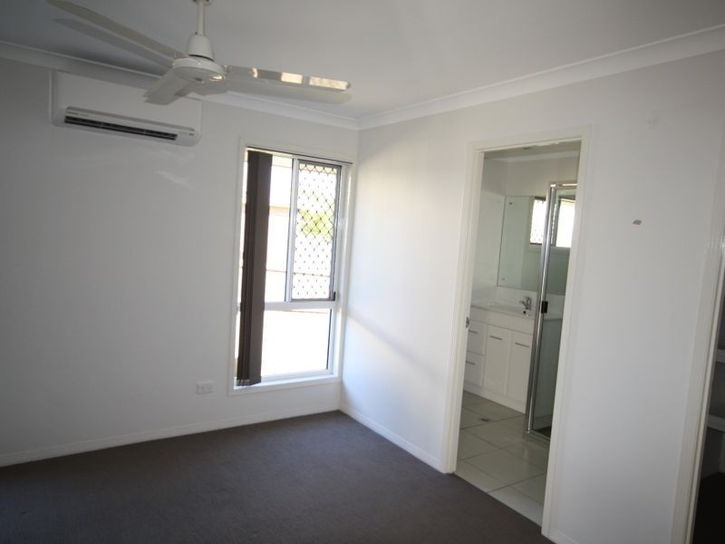 34 Bottlebrush Drive, Kirkwood QLD 4680