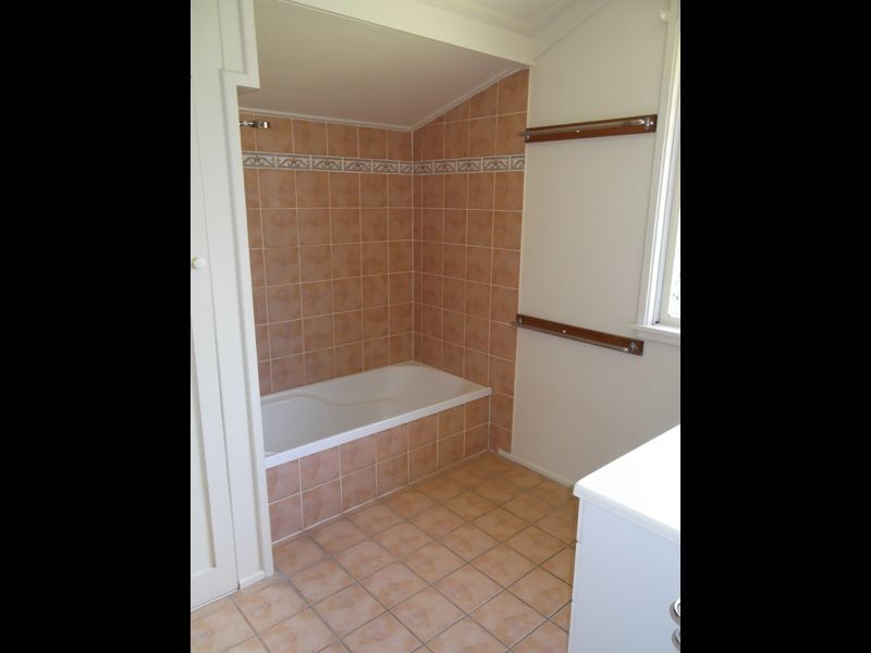 10 Eden Street, Gladstone QLD 4680