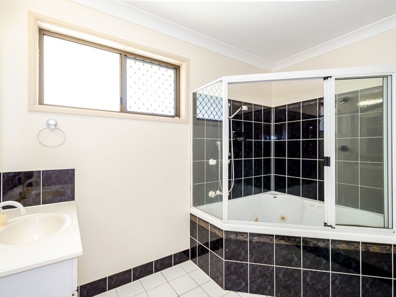 39 Carinya Drive, Clinton QLD 4680