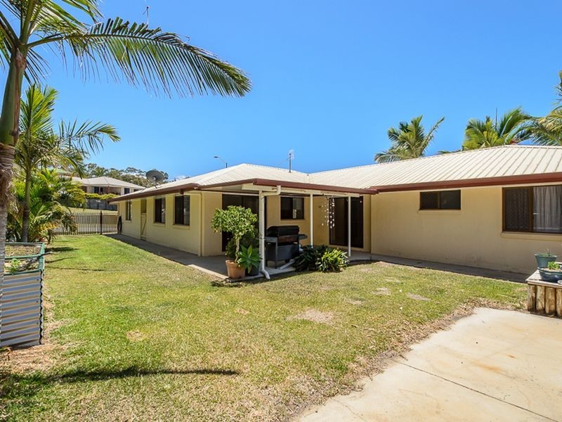 39 Carinya Drive, Clinton QLD 4680