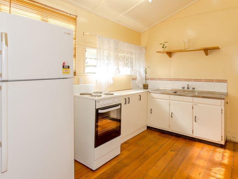 16 Eden Street, Gladstone QLD 4680