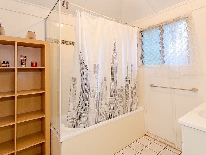 16 Eden Street, Gladstone QLD 4680