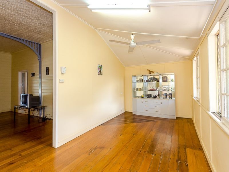 16 Eden Street, Gladstone QLD 4680