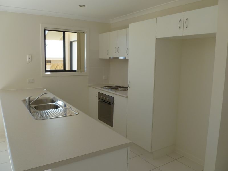 8 Giles Street, Glen Eden QLD 4680