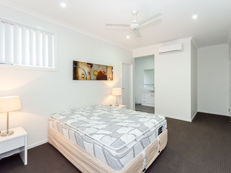 2 Bushlark Place, New Auckland QLD 4680