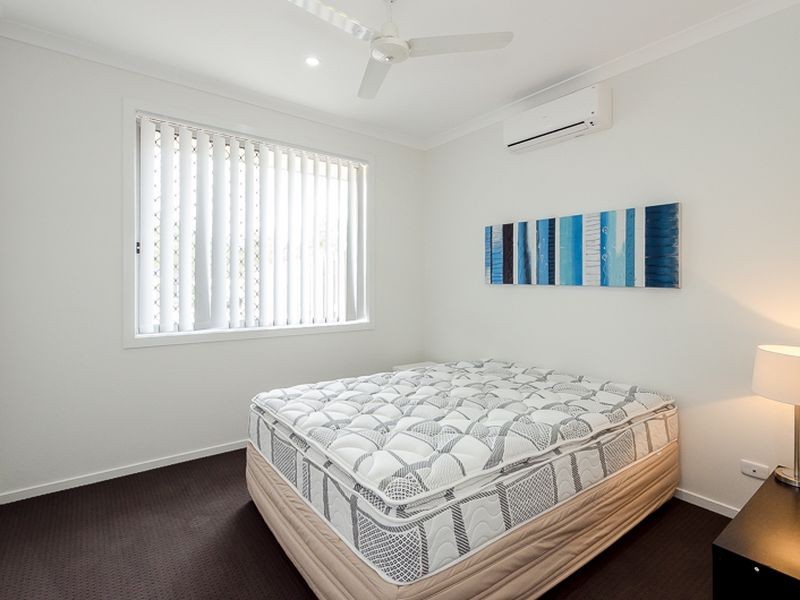 2 Bushlark Place, New Auckland QLD 4680
