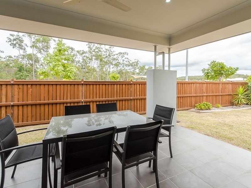 2 Bushlark Place, New Auckland QLD 4680