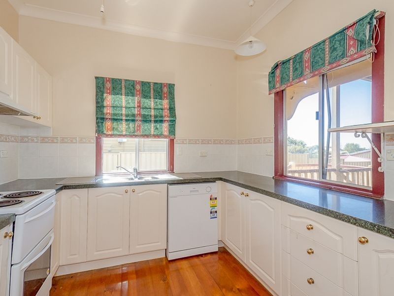 238 Auckland Street, South Gladstone QLD 4680