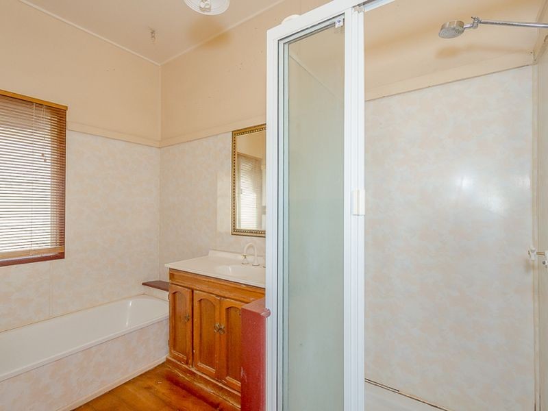 238 Auckland Street, South Gladstone QLD 4680