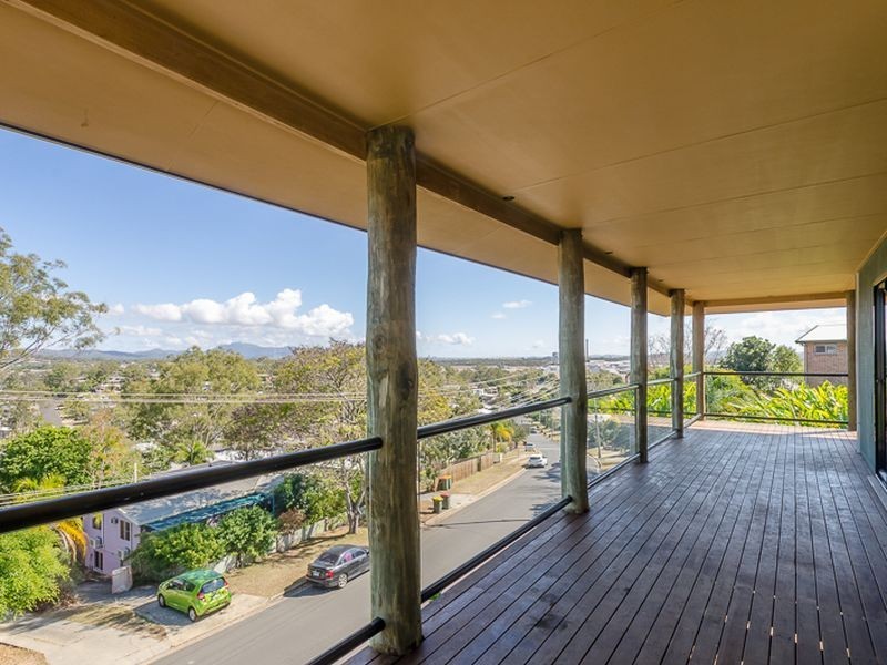 38 Willow Street, New Auckland QLD 4680