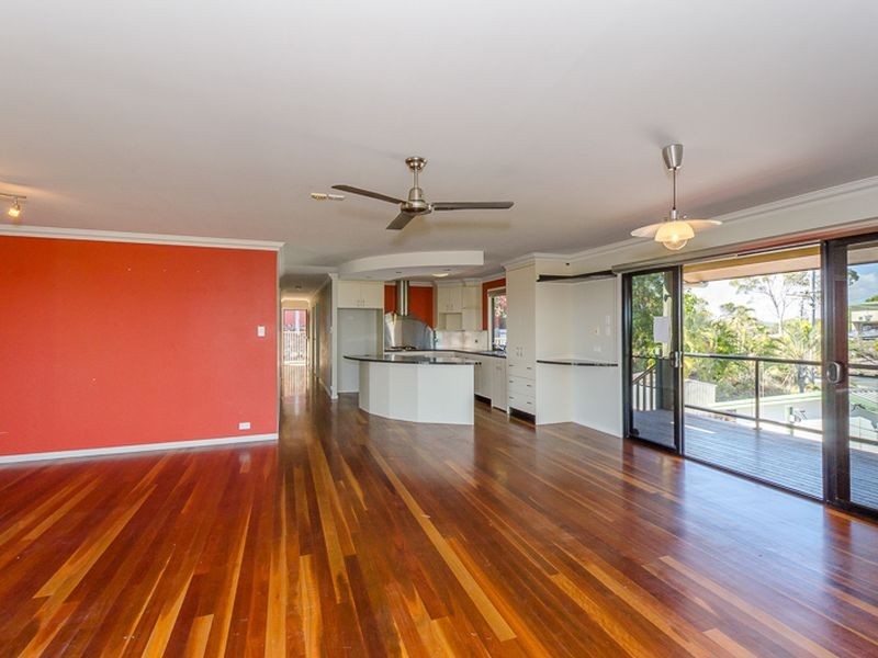 38 Willow Street, New Auckland QLD 4680