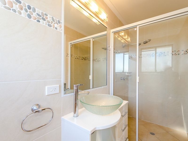 38 Willow Street, New Auckland QLD 4680