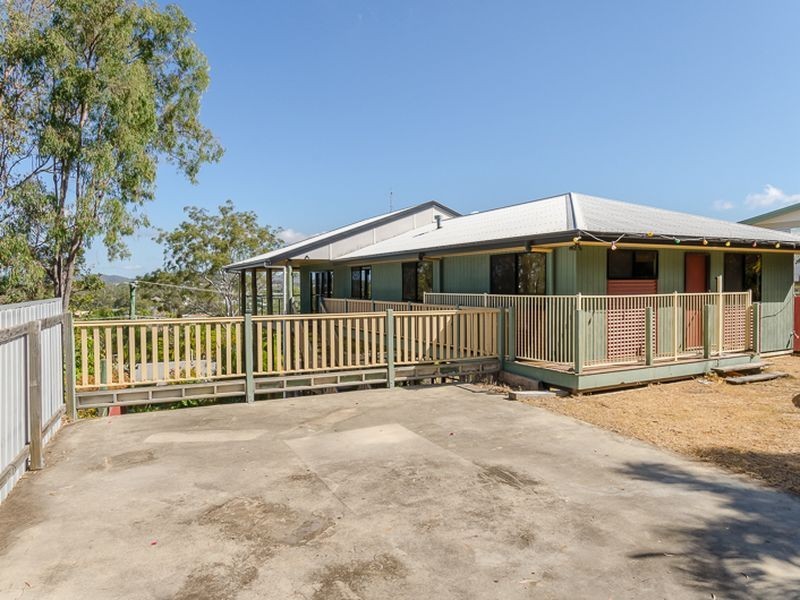 38 Willow Street, New Auckland QLD 4680