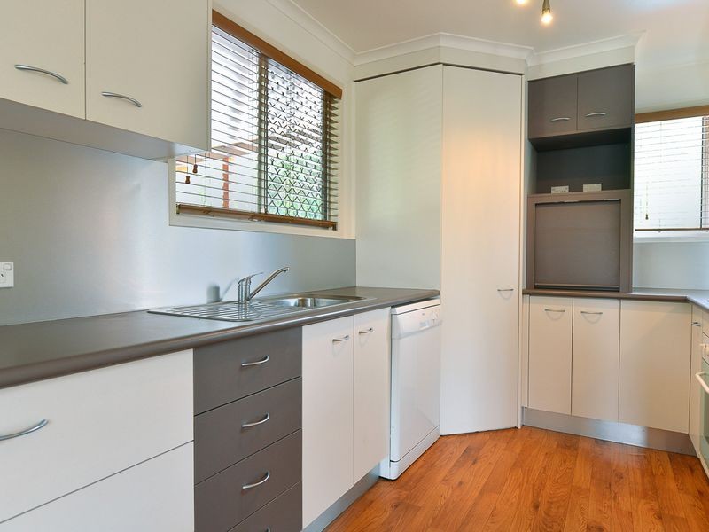 4 Harrier Avenue, New Auckland QLD 4680