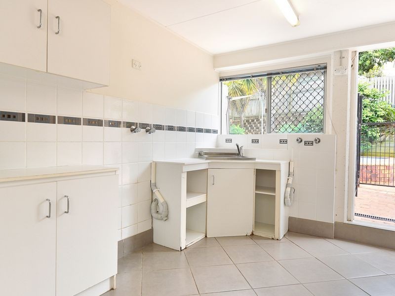 4 Harrier Avenue, New Auckland QLD 4680